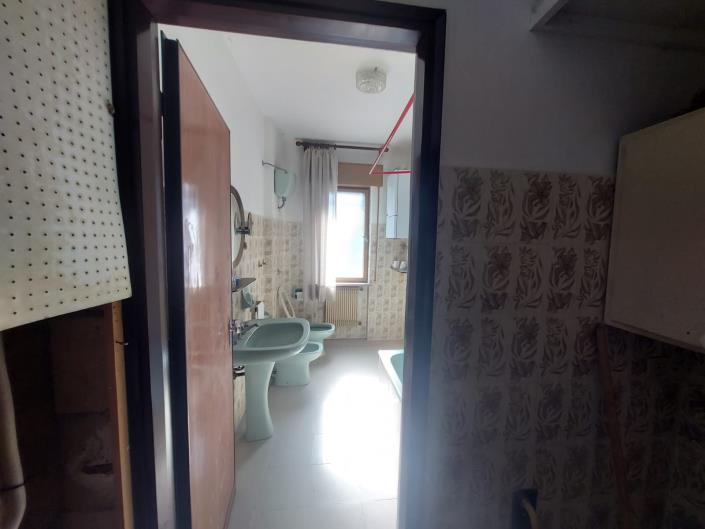 Image No.30-2 Bed Apartment for sale