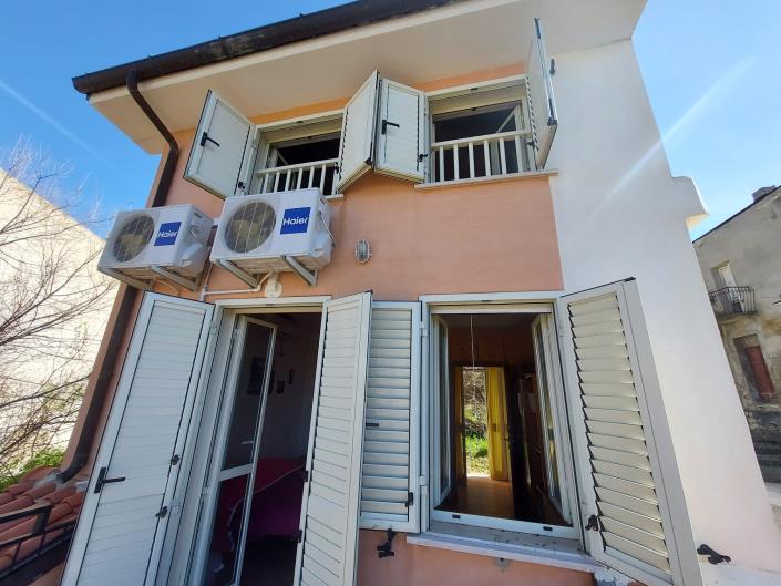 Image No.2-2 Bed Townhouse for sale