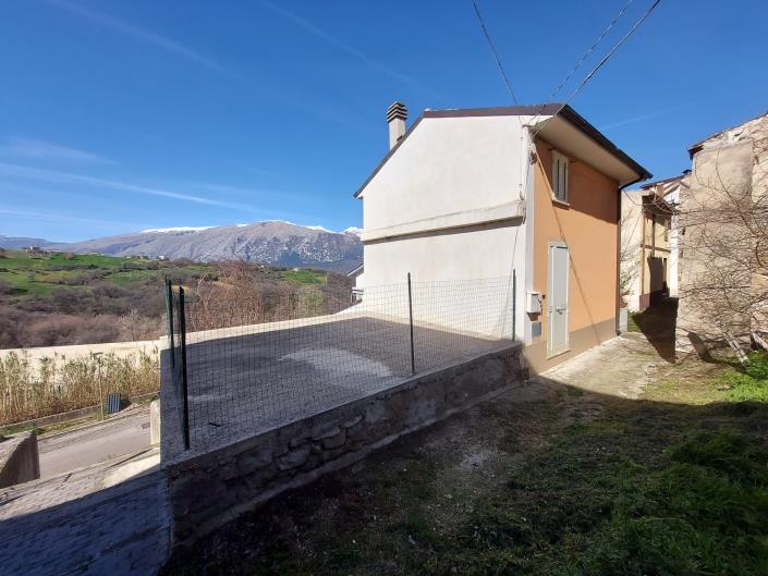 Image No.9-2 Bed Townhouse for sale