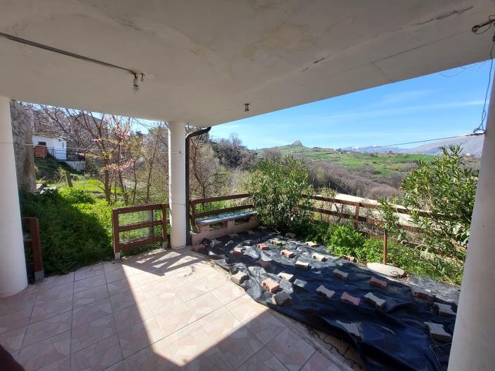 Image No.11-2 Bed Townhouse for sale