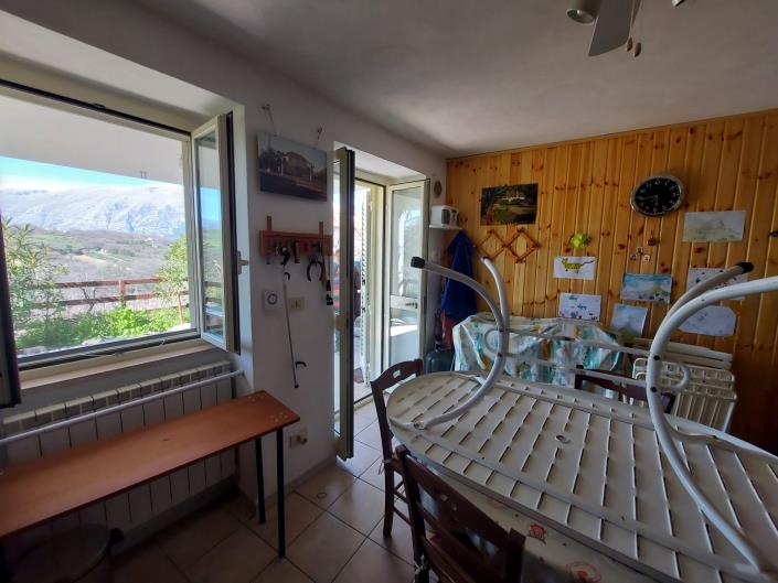 Image No.13-2 Bed Townhouse for sale