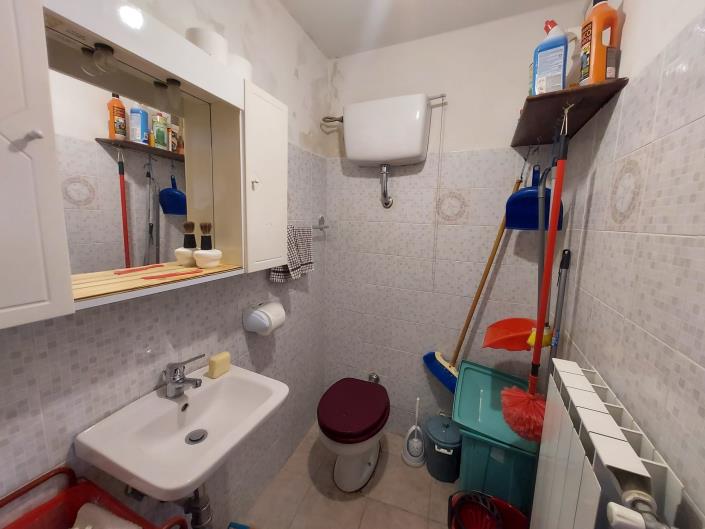 Image No.16-2 Bed Townhouse for sale