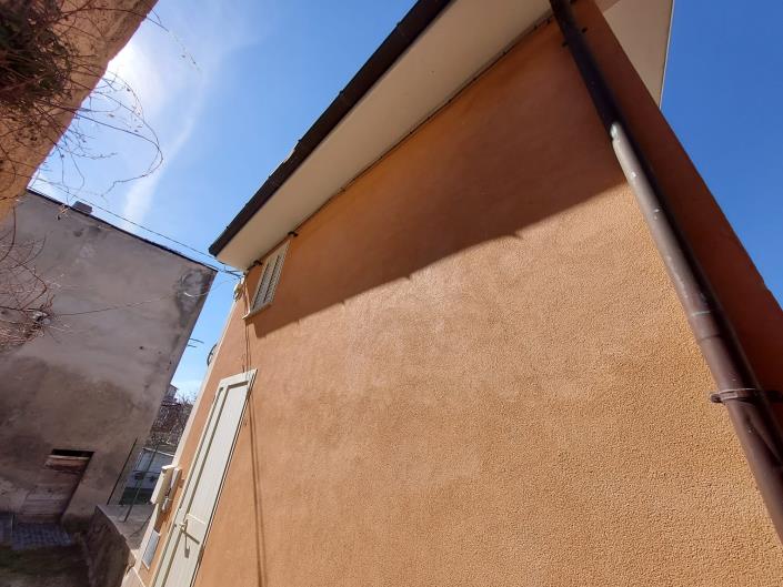 Image No.33-2 Bed Townhouse for sale