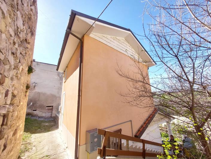 Image No.35-2 Bed Townhouse for sale