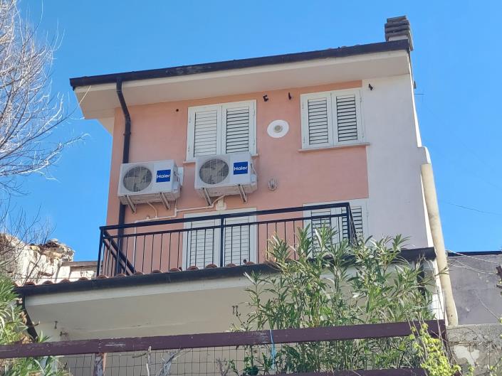 Image No.36-2 Bed Townhouse for sale