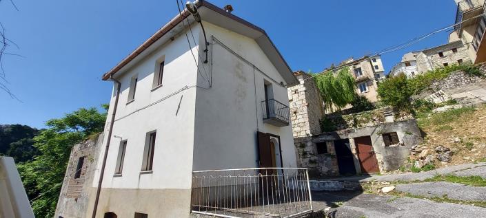 Image No.2-2 Bed Townhouse for sale