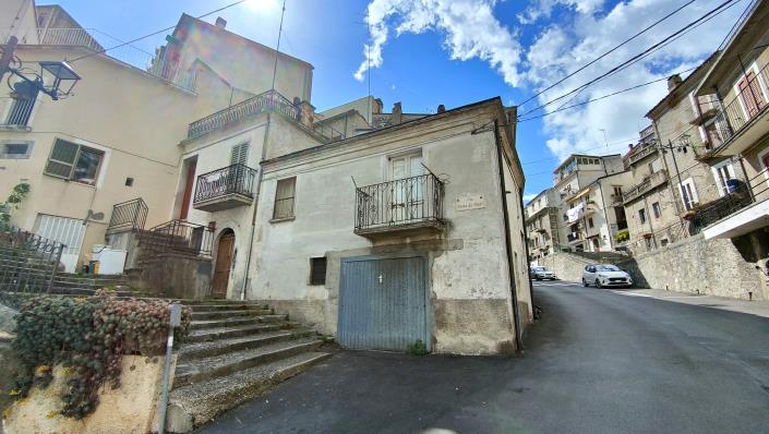 Image No.4-1 Bed Townhouse for sale