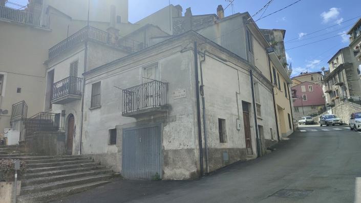 Image No.23-1 Bed Townhouse for sale