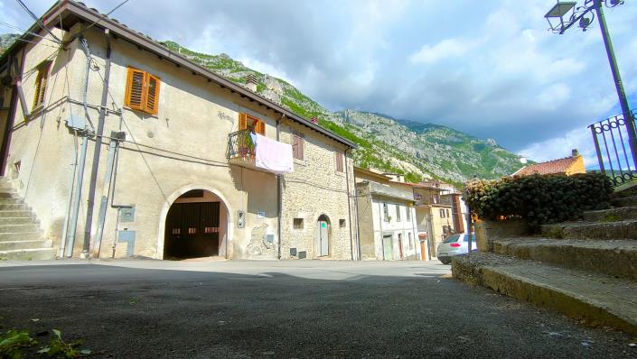 Image No.32-1 Bed Townhouse for sale