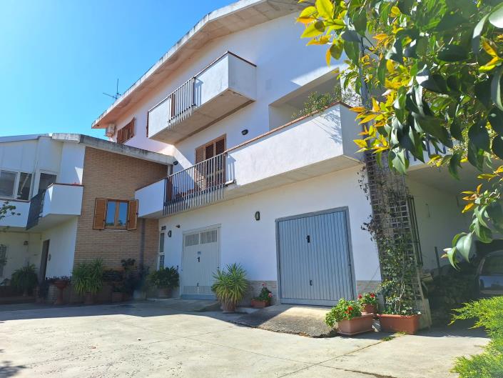 Image No.7-4 Bed Villa / Detached for sale