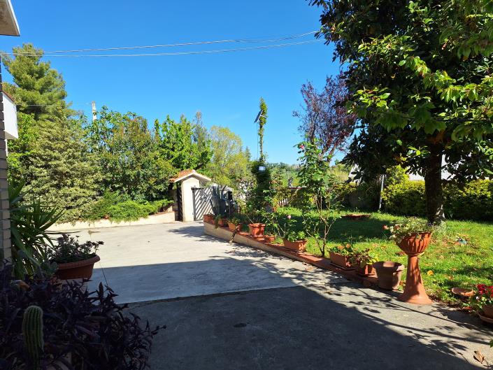 Image No.33-4 Bed Villa / Detached for sale