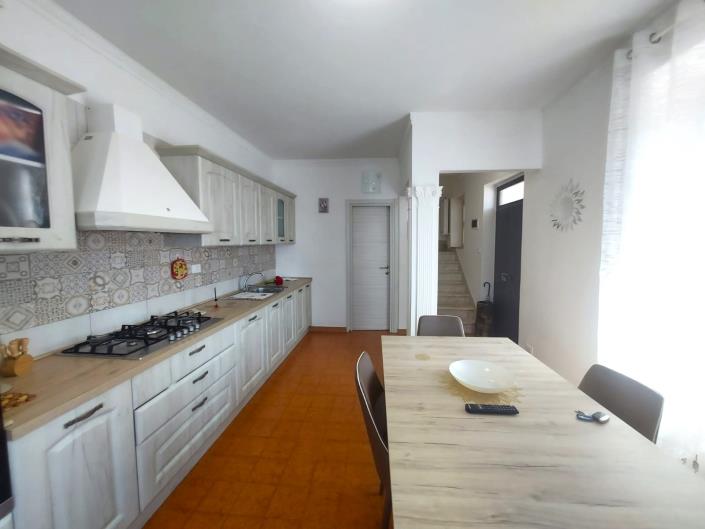 Image No.18-2 Bed Townhouse for sale