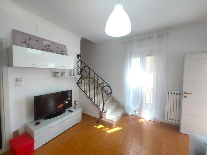 Image No.3-2 Bed Townhouse for sale