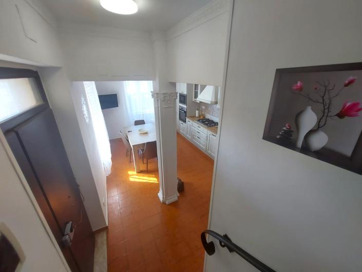 Image No.6-2 Bed Townhouse for sale