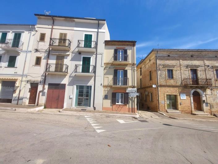 Image No.8-2 Bed Townhouse for sale