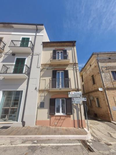 Image No.10-2 Bed Townhouse for sale