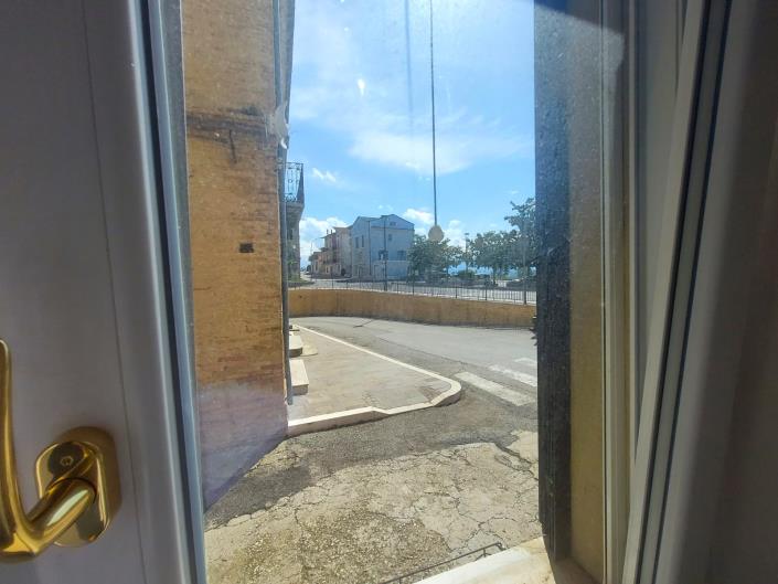 Image No.16-2 Bed Townhouse for sale