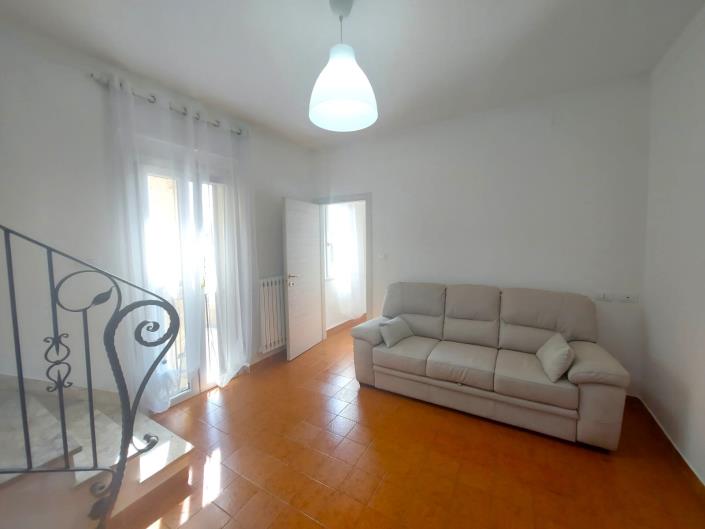 Image No.32-2 Bed Townhouse for sale