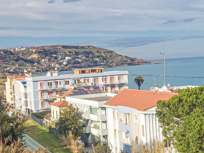 Image No.34-2 Bed Apartment for sale