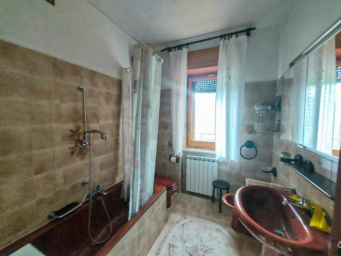 Image No.25-2 Bed Villa for sale