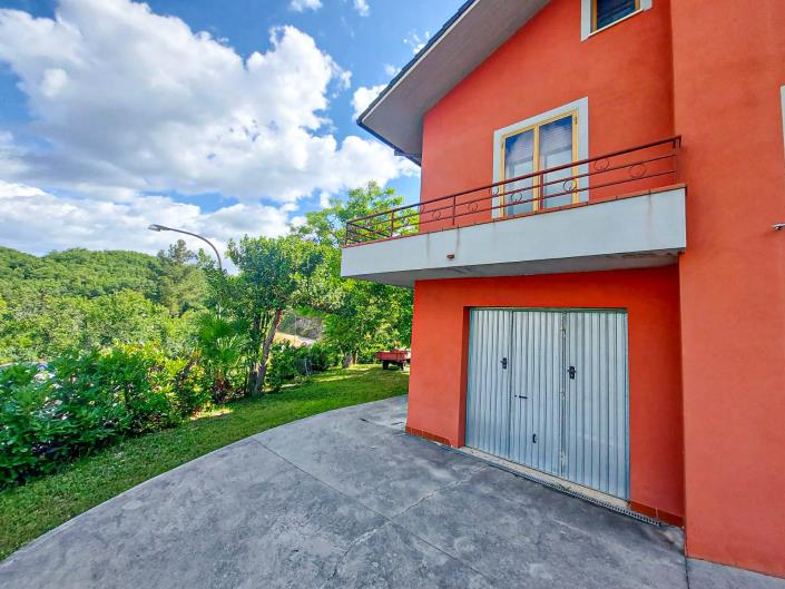 Image No.37-2 Bed Villa for sale