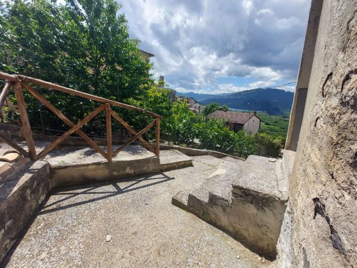 Image No.10-2 Bed Townhouse for sale