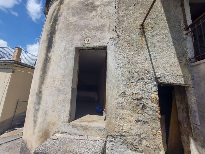 Image No.22-2 Bed Townhouse for sale