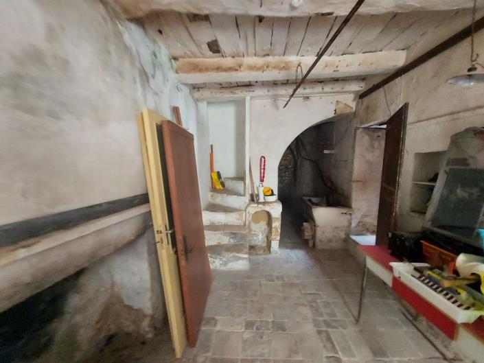 Image No.25-2 Bed Townhouse for sale