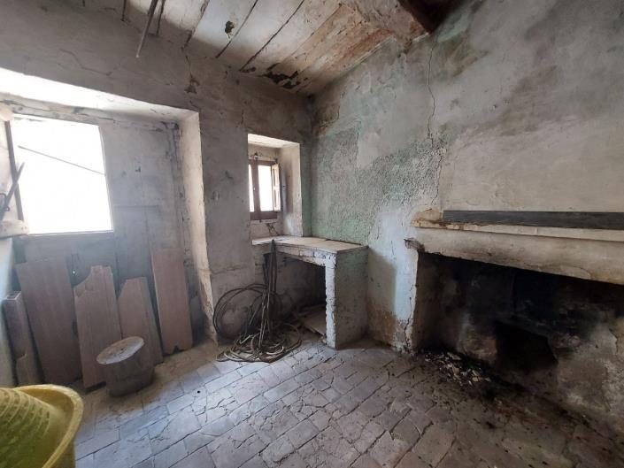 Image No.26-2 Bed Townhouse for sale