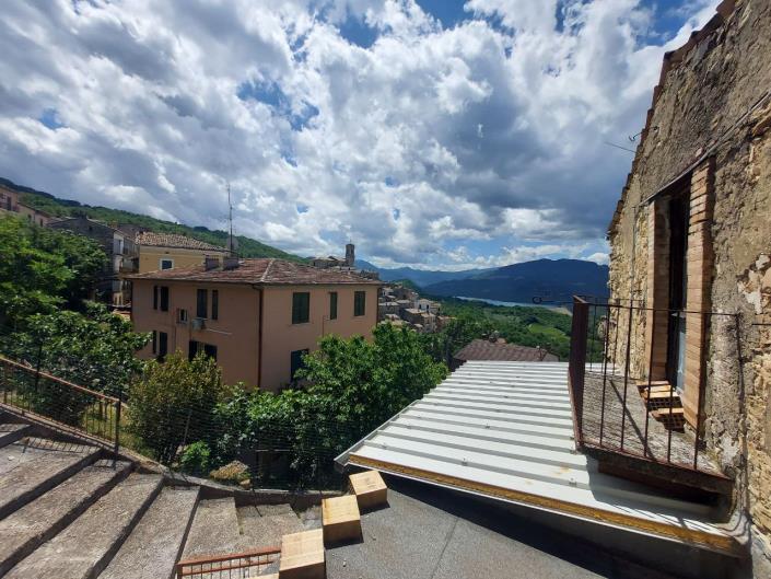 Image No.40-2 Bed Townhouse for sale