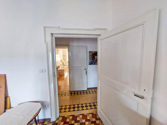 Image No.30-2 Bed Apartment for sale