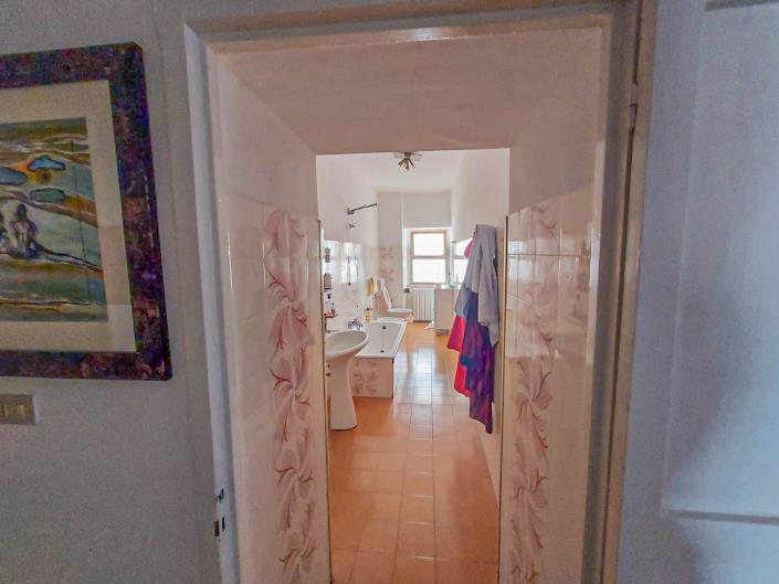 Image No.36-2 Bed Apartment for sale