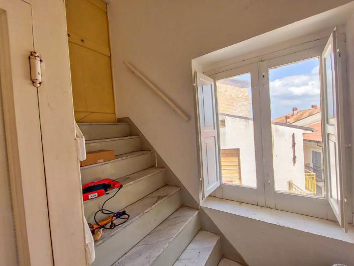 Image No.40-2 Bed Apartment for sale