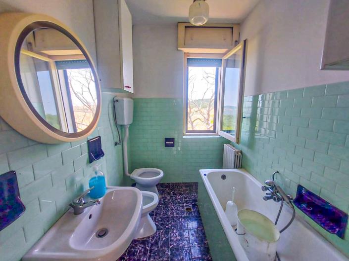 Image No.12-3 Bed House for sale