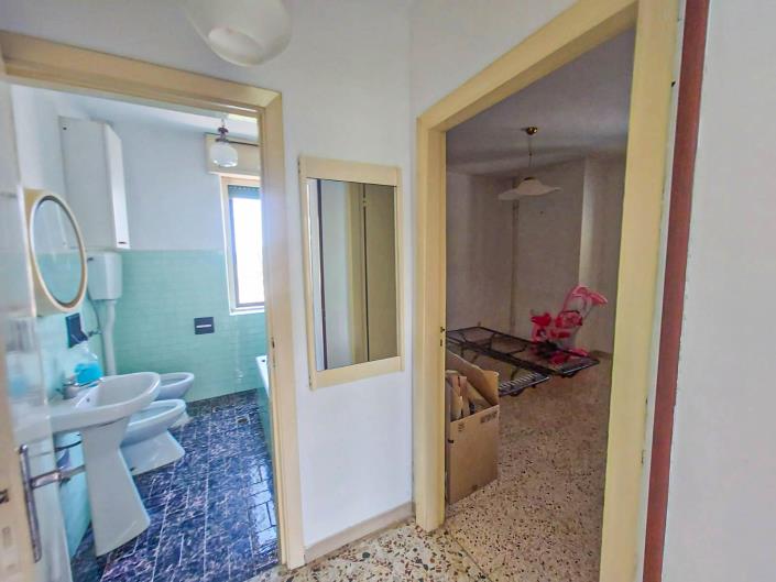 Image No.13-3 Bed House for sale