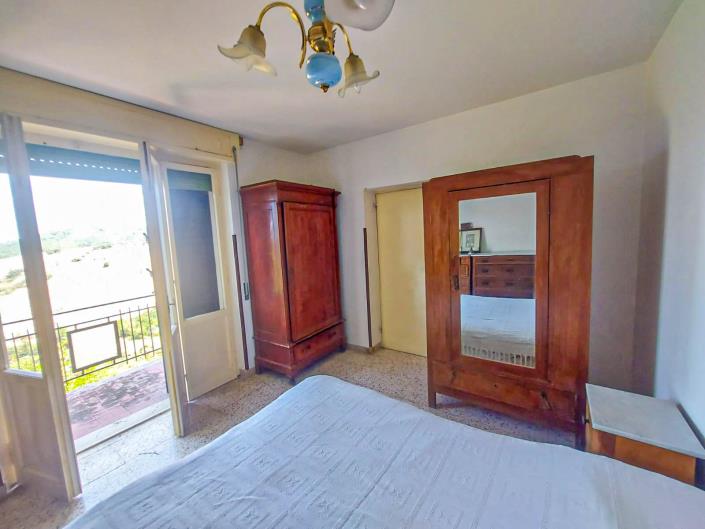 Image No.25-3 Bed House for sale