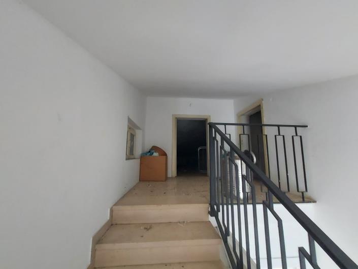 Image No.53-3 Bed House for sale