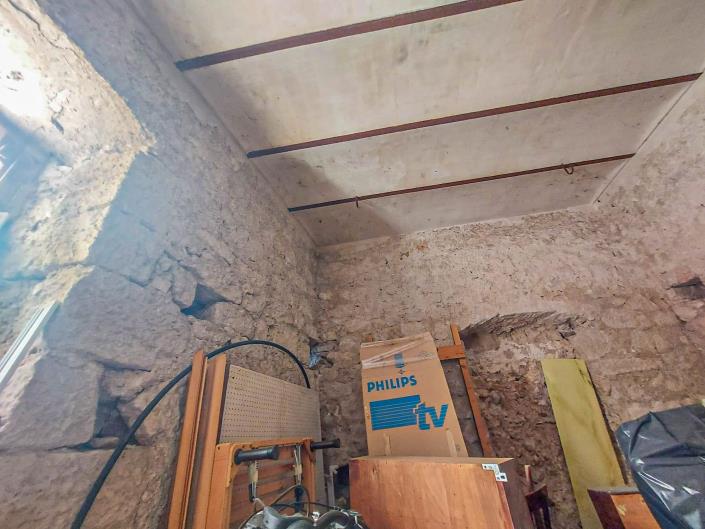 Image No.11-2 Bed Townhouse for sale