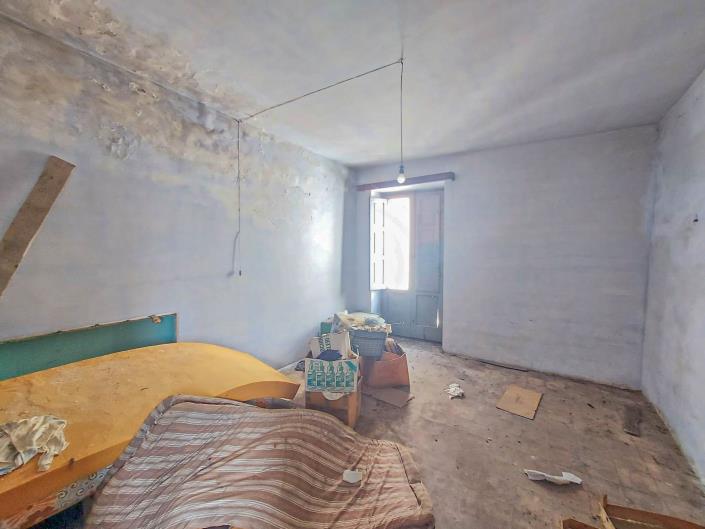 Image No.26-2 Bed Townhouse for sale