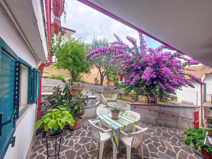 Image No.6-2 Bed Villa / Detached for sale