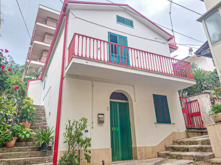 Image No.7-2 Bed Villa / Detached for sale