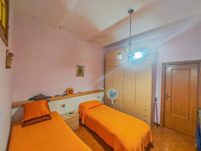 Image No.13-2 Bed Villa / Detached for sale