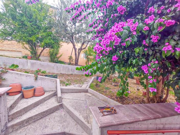 Image No.35-2 Bed Villa / Detached for sale