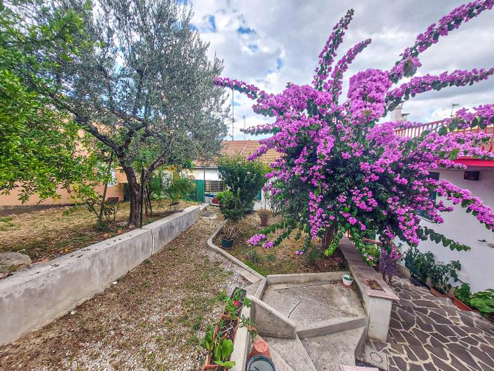 Image No.36-2 Bed Villa / Detached for sale