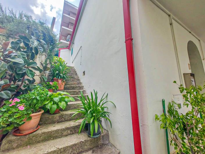 Image No.41-2 Bed Villa / Detached for sale