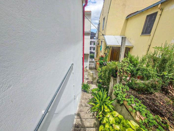 Image No.44-2 Bed Villa / Detached for sale