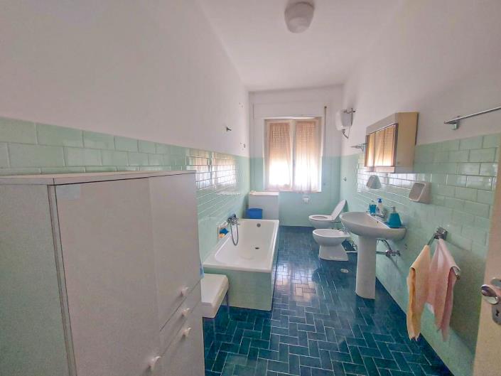 Image No.15-3 Bed Apartment for sale