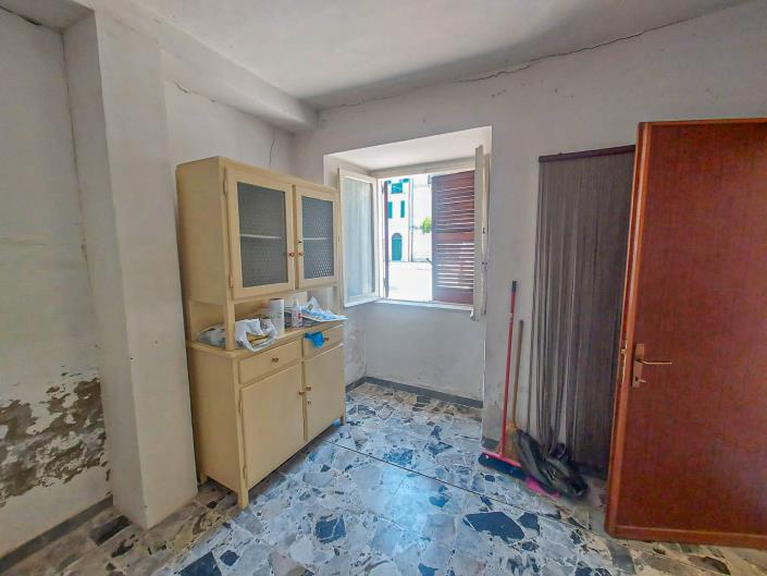 Image No.10-3 Bed Townhouse for sale