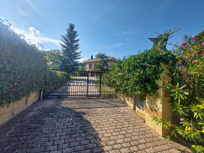 Image No.60-4 Bed Villa for sale