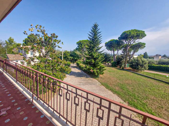 Image No.3-4 Bed Villa for sale